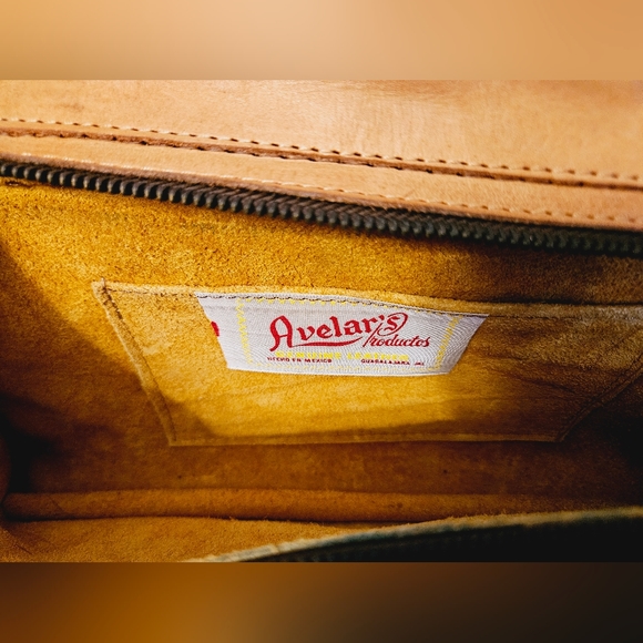 Vintage Avelar's Tooled Leather handbag - Picture 14 of 16